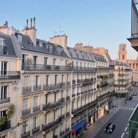 Terrasse In The Heart Of Saint Germain Des Pres