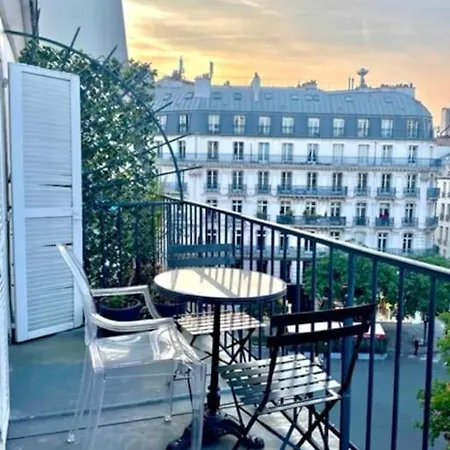 Terrasse In The Heart Of Saint Germain Des Pres * Parigi
